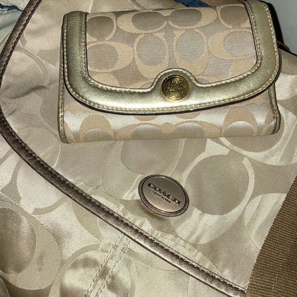 Coach 2piece - Picture 8 of 12